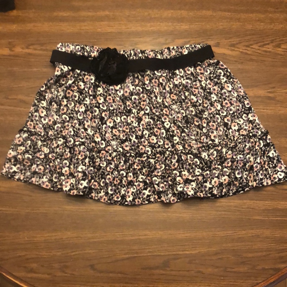 Candies ruffle skirt size large.